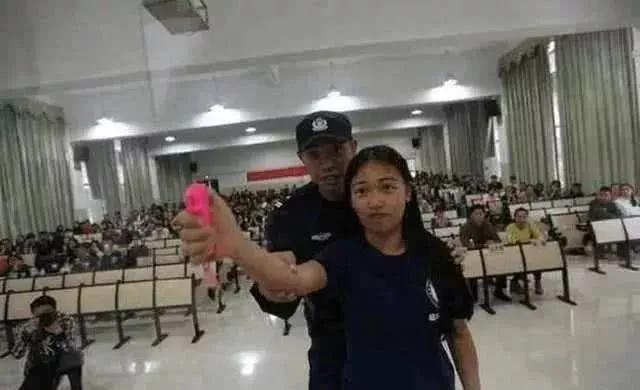 防身武器合法又好用的有哪些,自卫防身最好的武器