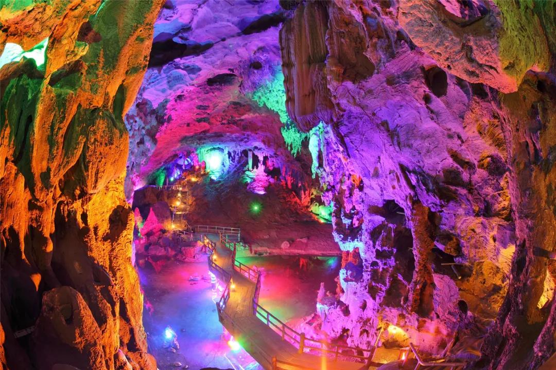 英德宝晶宫天鹅湖温泉酒店好玩吗,英德宝晶宫天鹅湖温泉酒店别墅