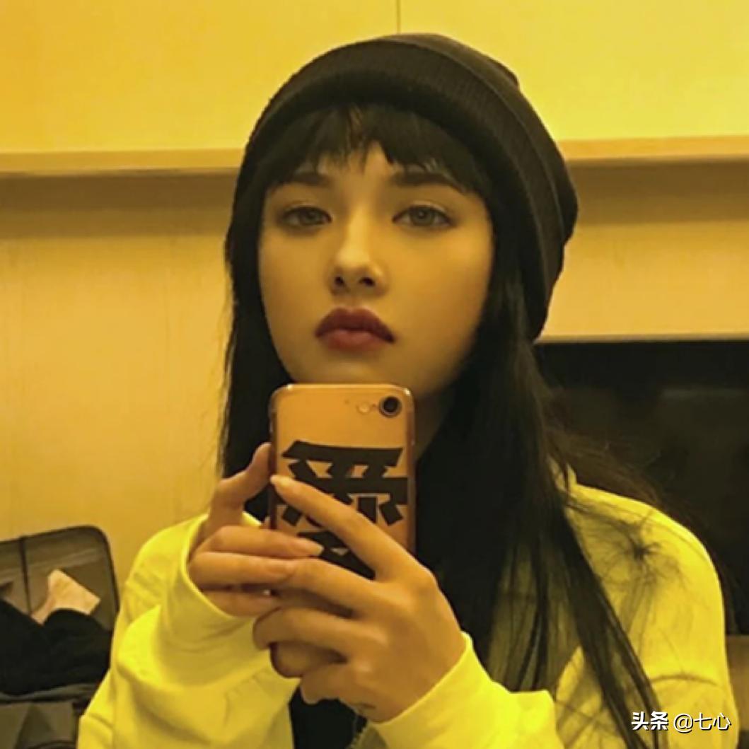 抖音伤感语录文案图片,怪我不自量力妄想徒手摘星出自哪