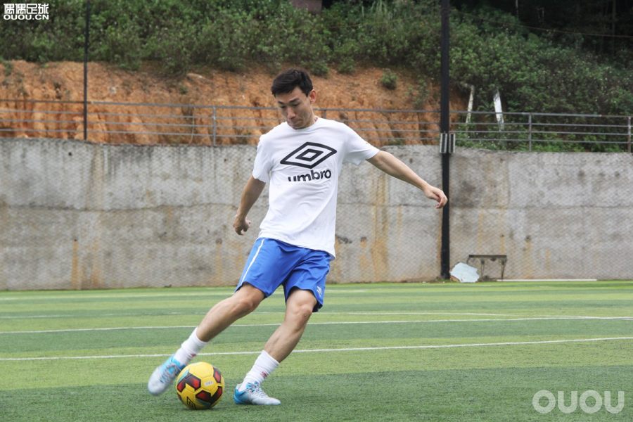 满足真皮控的幻想–UmbroAcceratorProHG实战测评