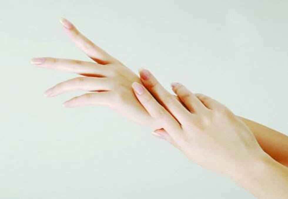 手部问题怎么缓解,手部粗糙教你一招