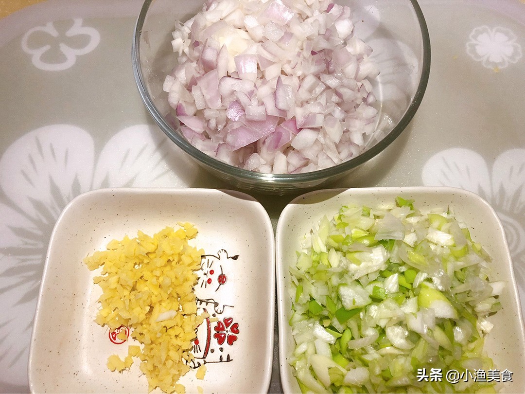 正宗酱肉包子的做法,酱肉包子的做法最正宗的做法