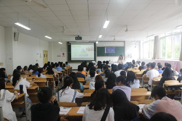 为什么大学老师都不好上课,新老师不会上课怎么办