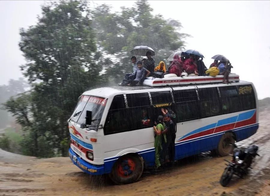 20元在异国，4年成为华人代表，受邀参加投资峰会，登上当地杂志
