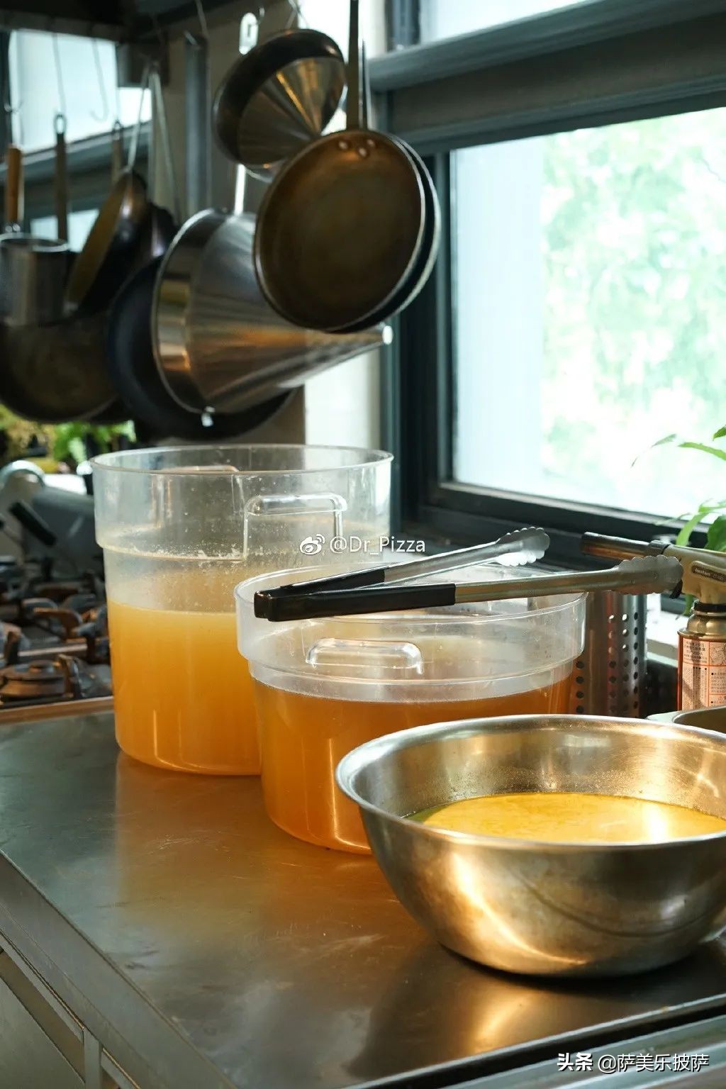 披萨用哪种香草,步骤完整的烘焙美味披萨的全攻略