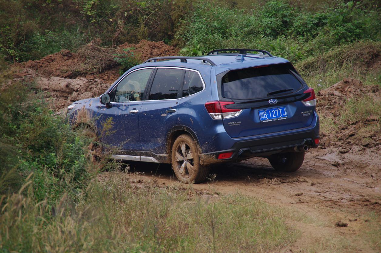 试驾斯巴鲁七座suv2.4l,斯巴鲁suv运动版试驾视频