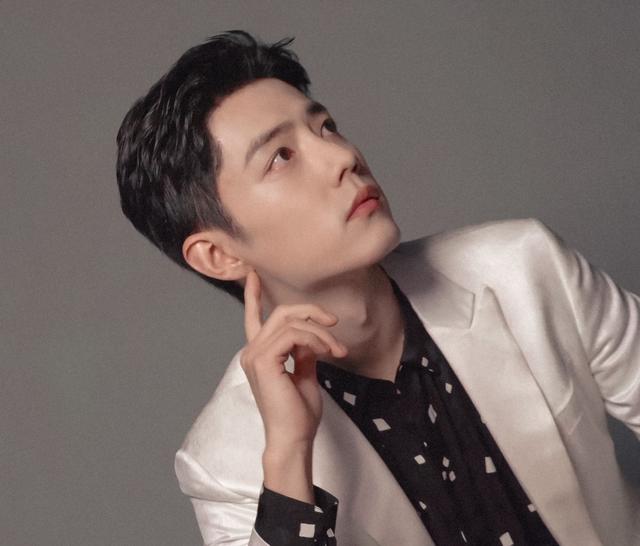 肖战忠于人品阳光帅气干净,肖战儒雅绅士有礼貌素质高