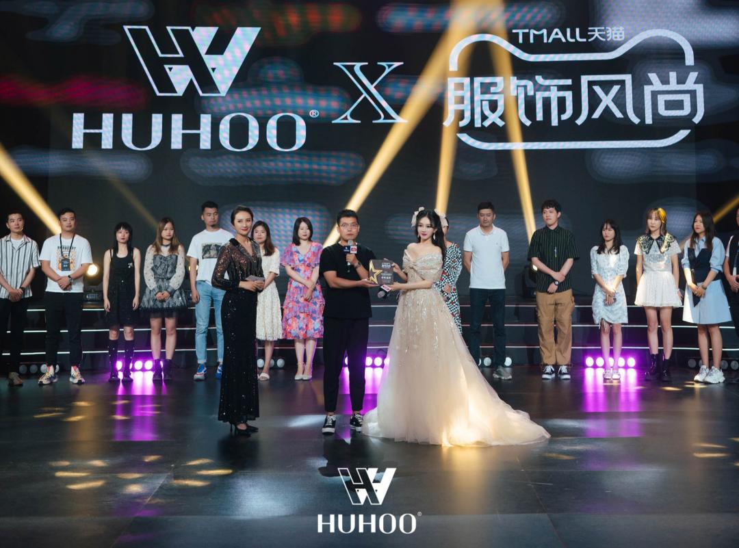 从新人到天猫服饰一姐仅用2年，她的奇葩经历把李佳琦都撼动了