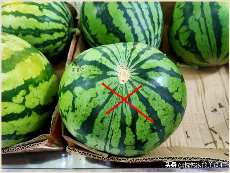 自然成熟的西瓜和催熟西瓜的区别,西瓜白籽和黑籽西瓜区别