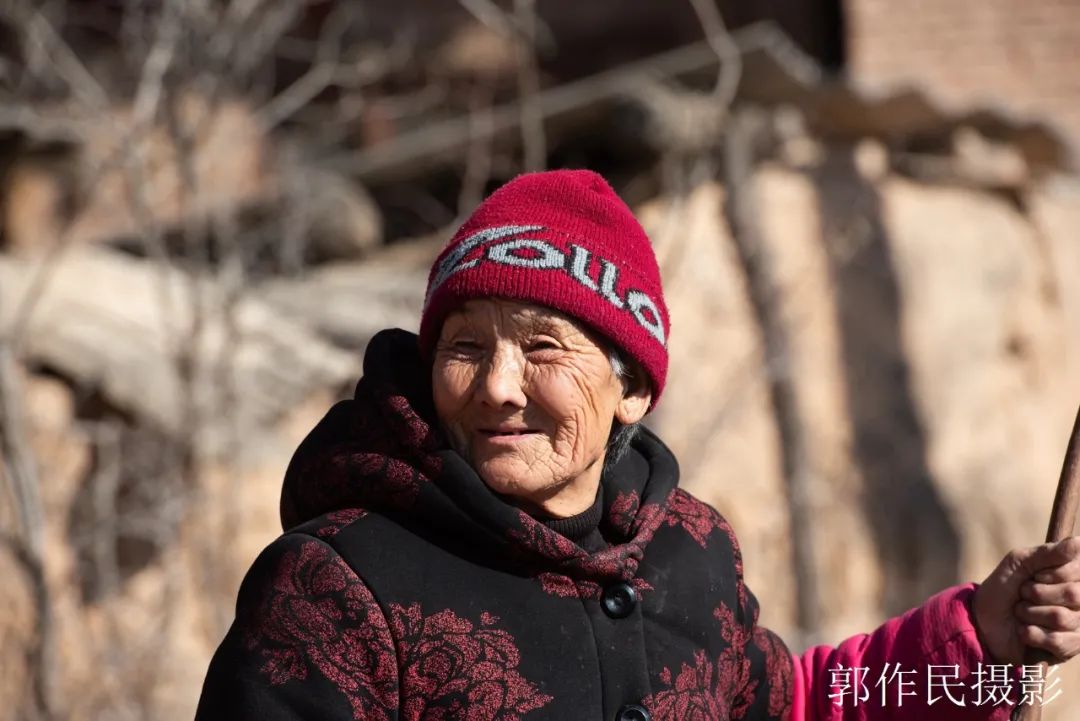 一不小心扭到腰了怎么能治好,一不小心摔坏了脚