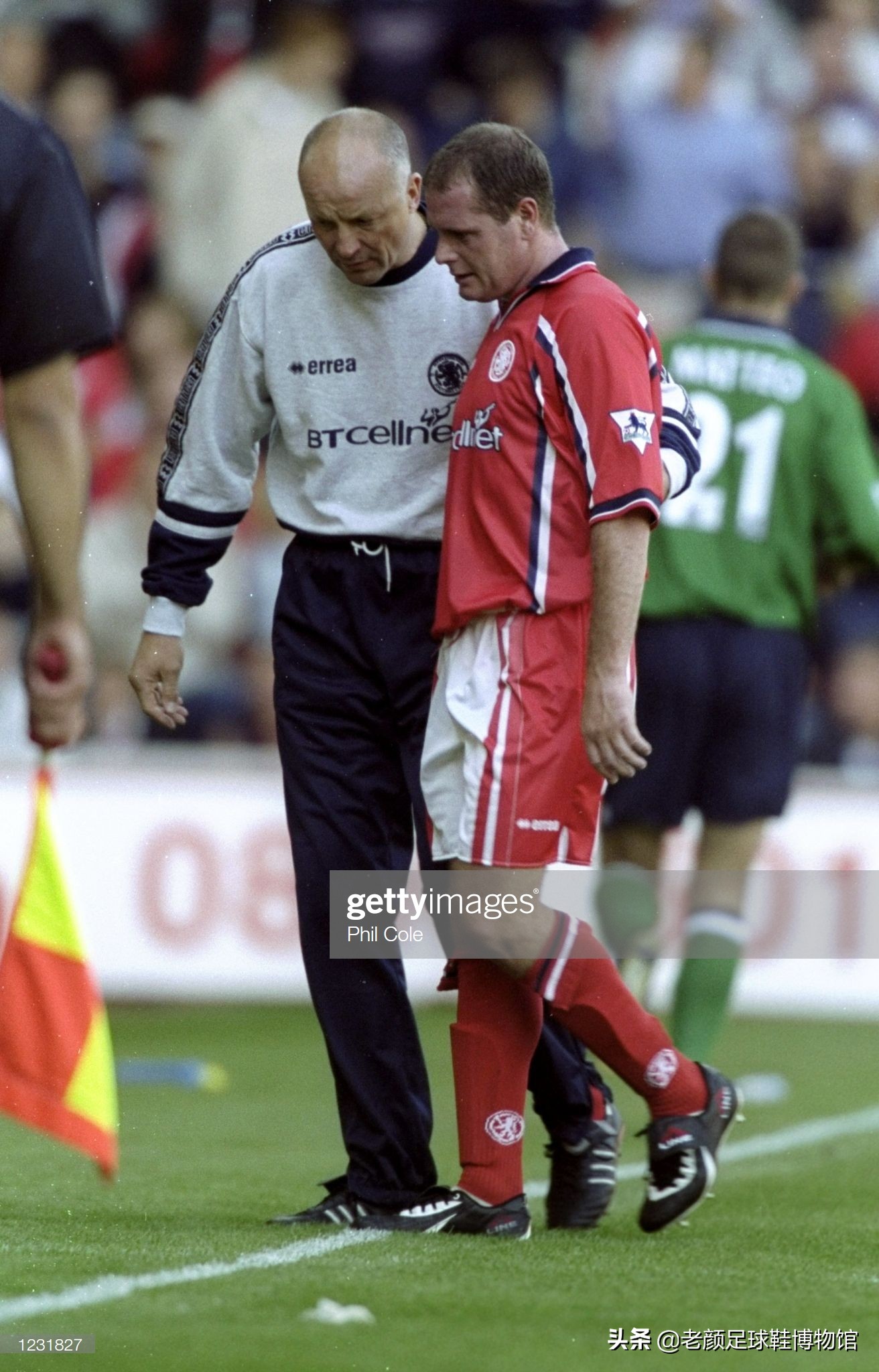 破产酒鬼的球鞋拍卖值6万，加图索的恩人名字成为香港路名