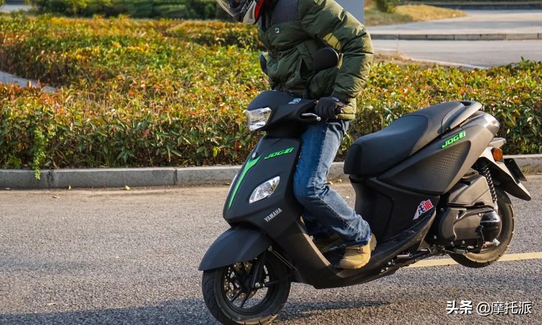 雅马哈巧格125i对比豪爵eagle,豪爵eagle125