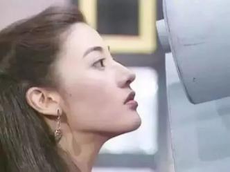 什么样的发际线才能显得幼态,什么样的发际线弄什么头发好看呢