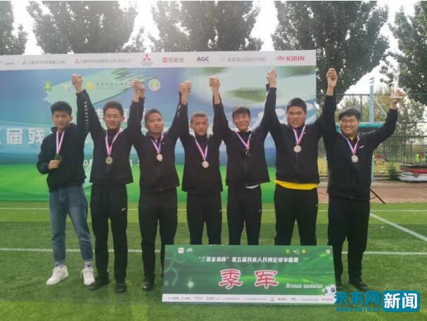 盲人足球看不见怎么踢的,盲人学生追逐足球梦想