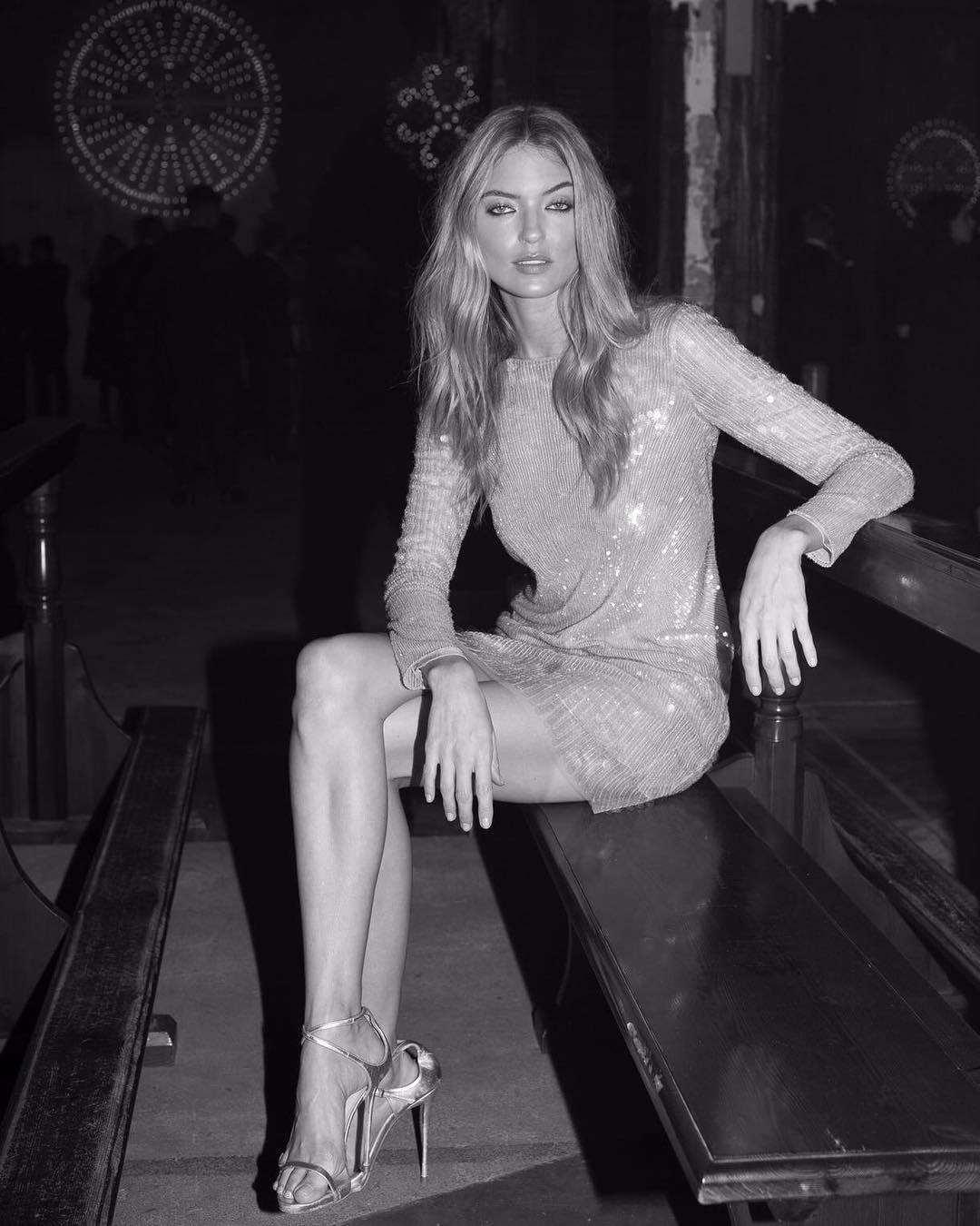 意狗仔曝尤文众将与60名模特彻夜派对,他还勒索过芭芭拉和阿德