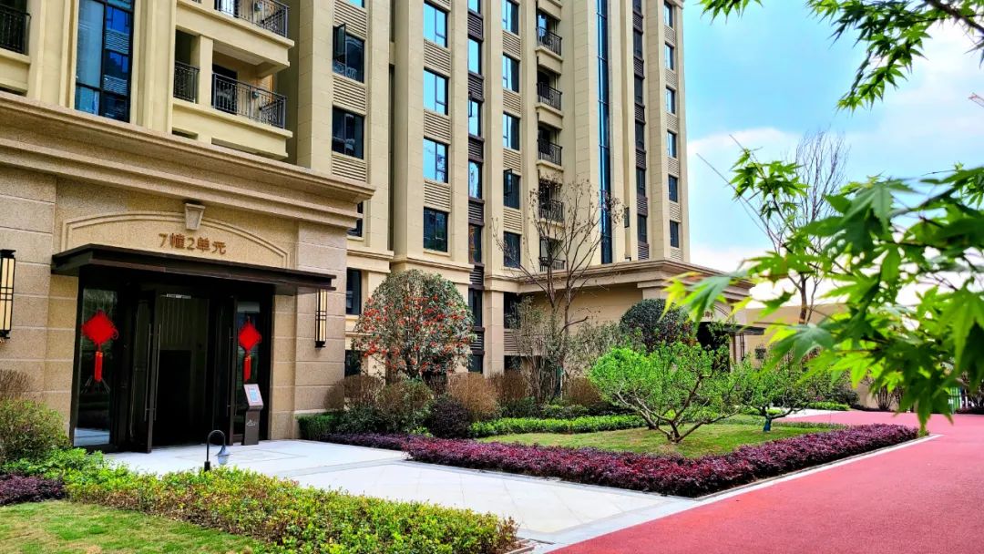 四月芳菲醉喜迎学子归,新鸥鹏教育小镇哈佛公馆游玩