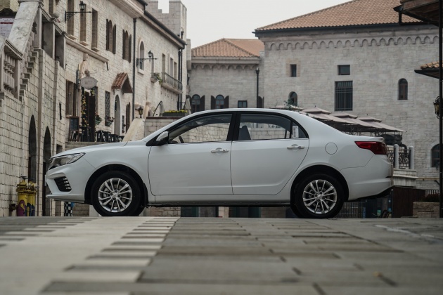 酷威熏黑车标,吉利远景18款车头