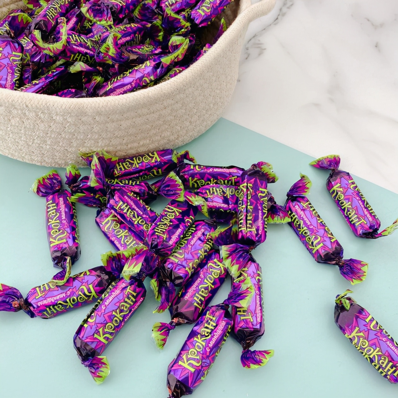 在婚礼上收到喜糖却打不开？只怪现在的喜糖太内卷了