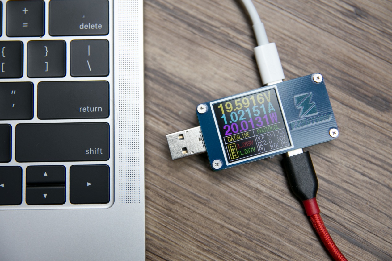 anker30w充电器对比苹果18w充电器,anker20w和苹果原装快充