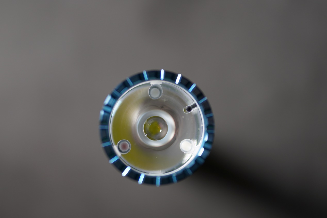 战术强光手电光源,战术型强光手电亮一下就不亮了