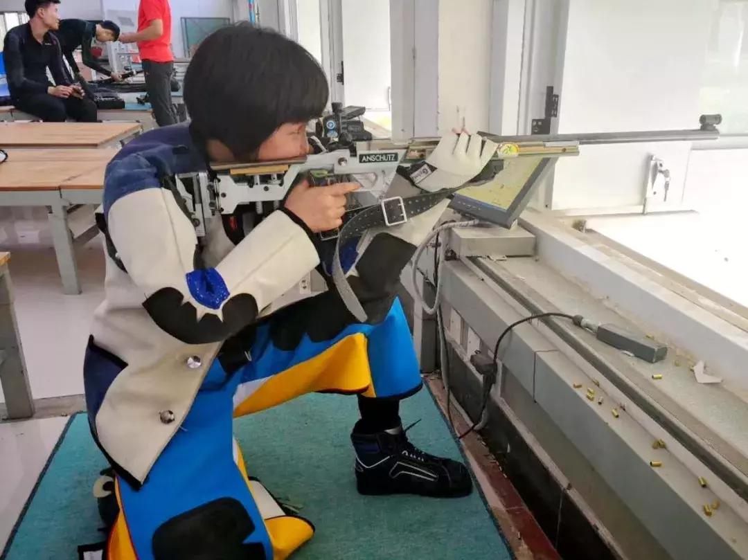 平顶山民警站上世警赛舞台张慧萍斩获世警射击比赛亚军