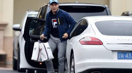 男足的商务座驾,男足与女足座驾