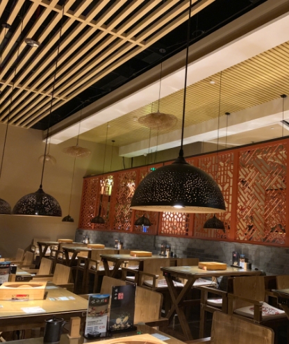 探店深圳烤鸡平湖店,探店网红鸡煲