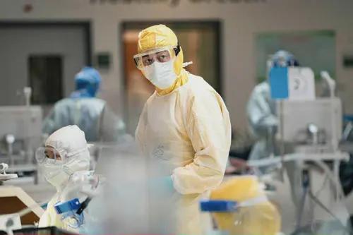 朱亚文易烊千玺演的抗疫电影,朱亚文演抗疫片