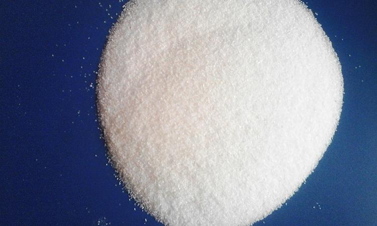 衣服褪色怎么洗变新衣服,旧衣服怎样洗可以变新衣服