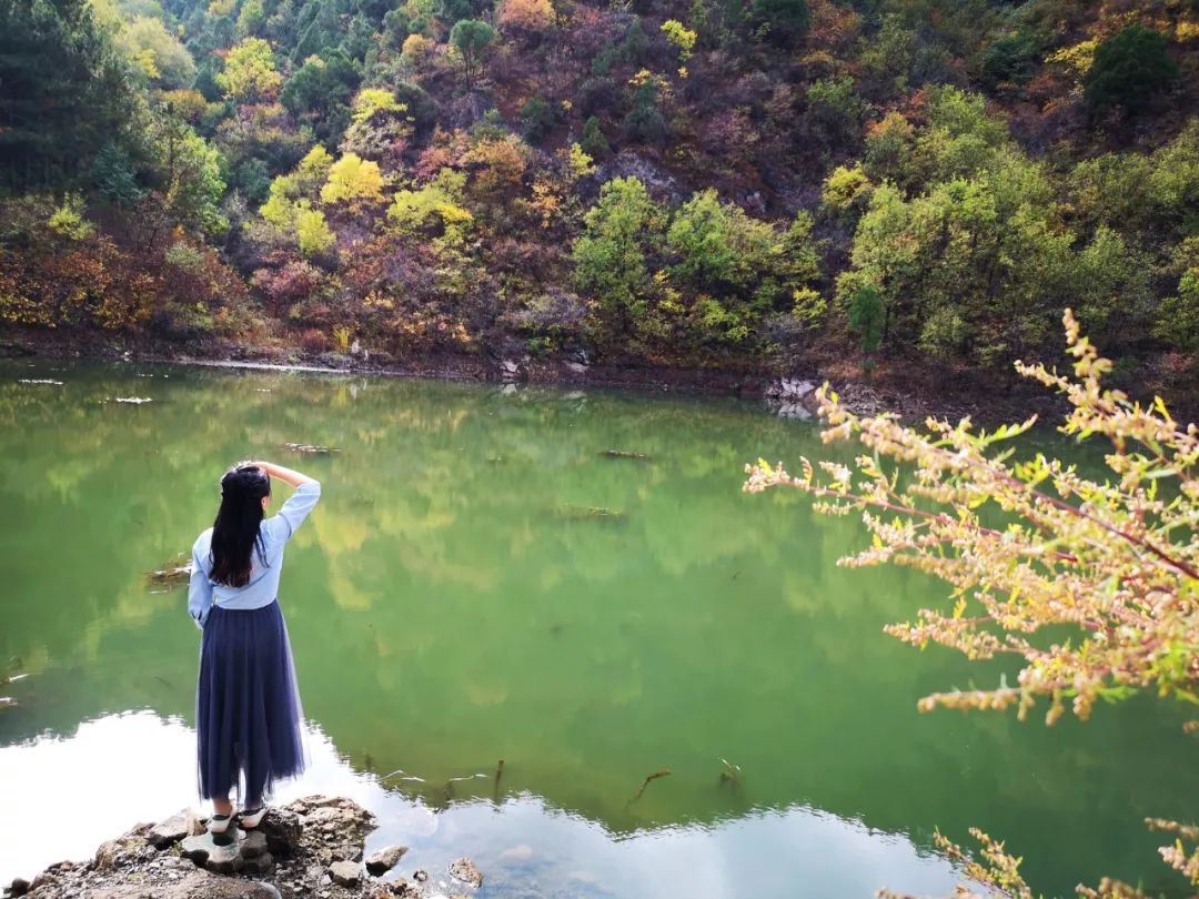 秋景徒步、汗蒸唱K,吃满族特色二八席,最适合团建的怀柔秘境