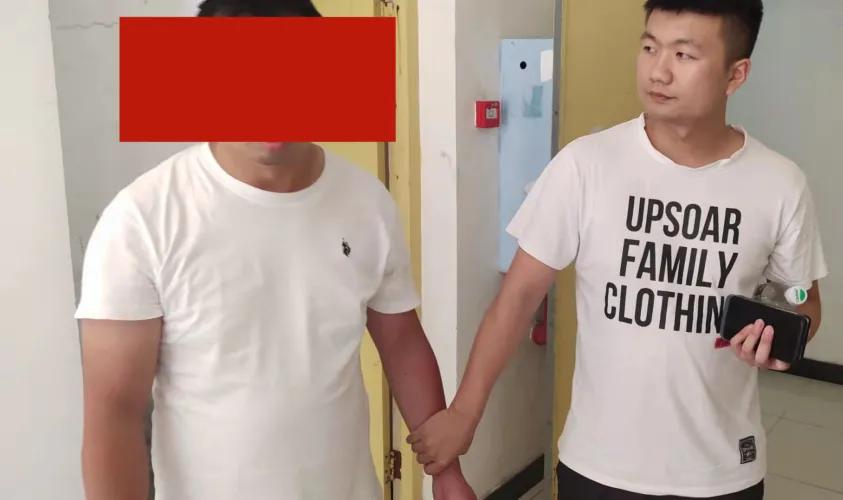 男子卖银行卡判刑,卖银行卡涉案三十万怎么判刑