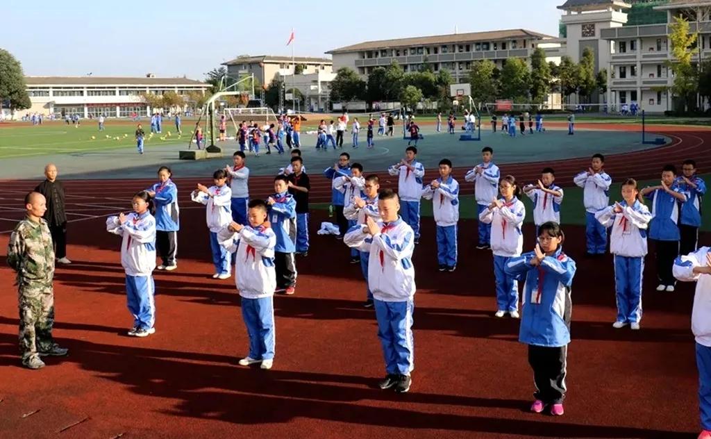 李冰中学都江堰艺术节,都江堰李冰学校文化