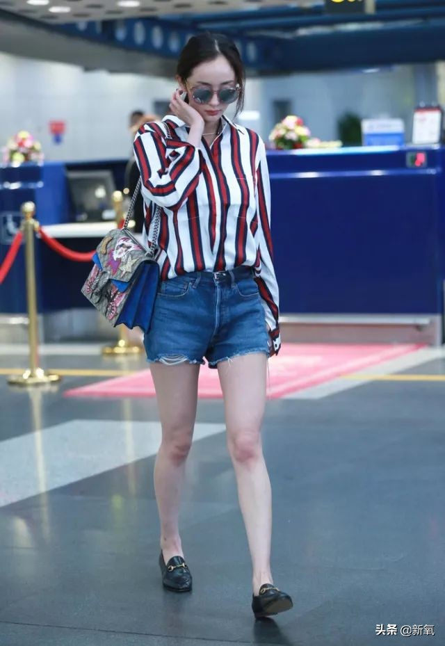 钟楚曦同款连衣裙丝绒,钟楚曦同款白色吊带连衣裙