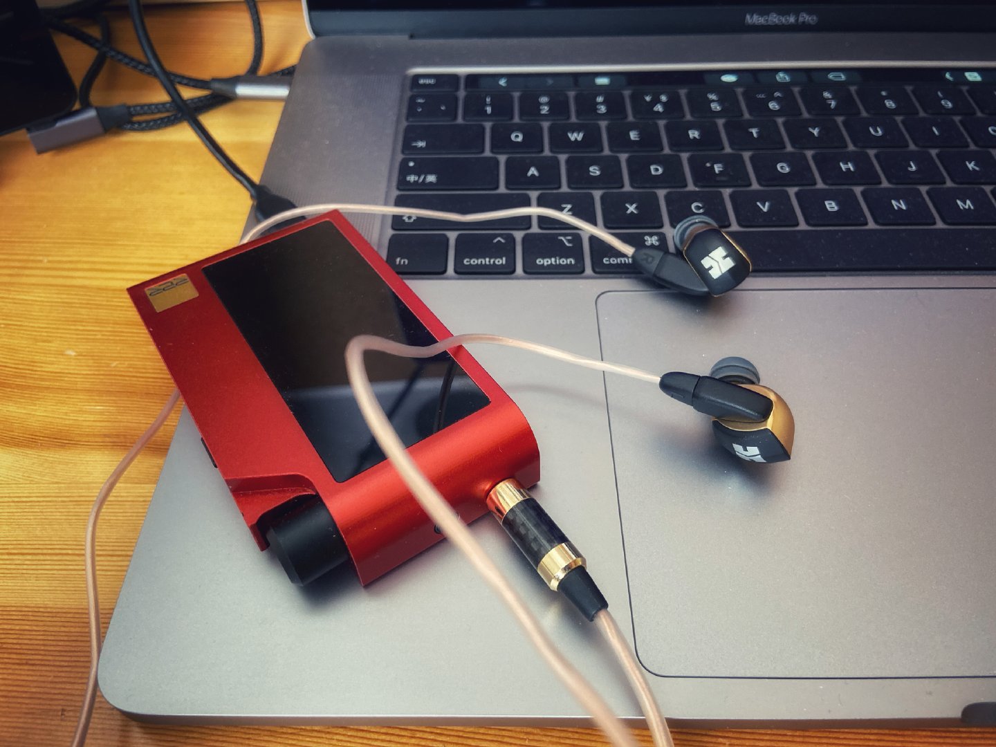 hifi入门用耳机还是音响,hifi完全入门