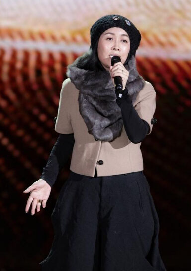 屹立三十年不倒的那英就是一东北大妞哪来的什么舞台风格