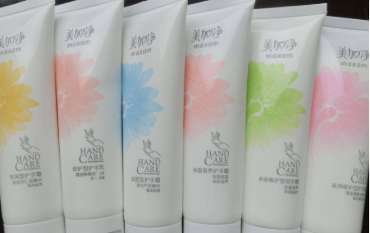 白衣服有油渍太久了怎么洗小妙招,烧烤油渍弄衣服上怎么洗才能干净