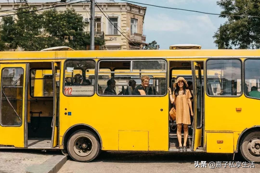 环游世界夫妻赚了十个亿,情侣环游世界视频