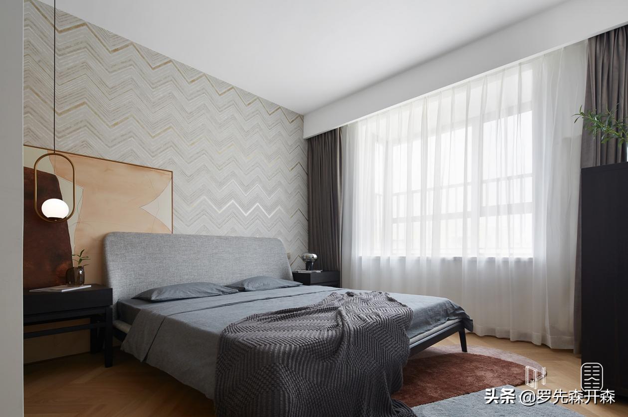 抛弃华丽的套路，以极简的走心唤醒柔情