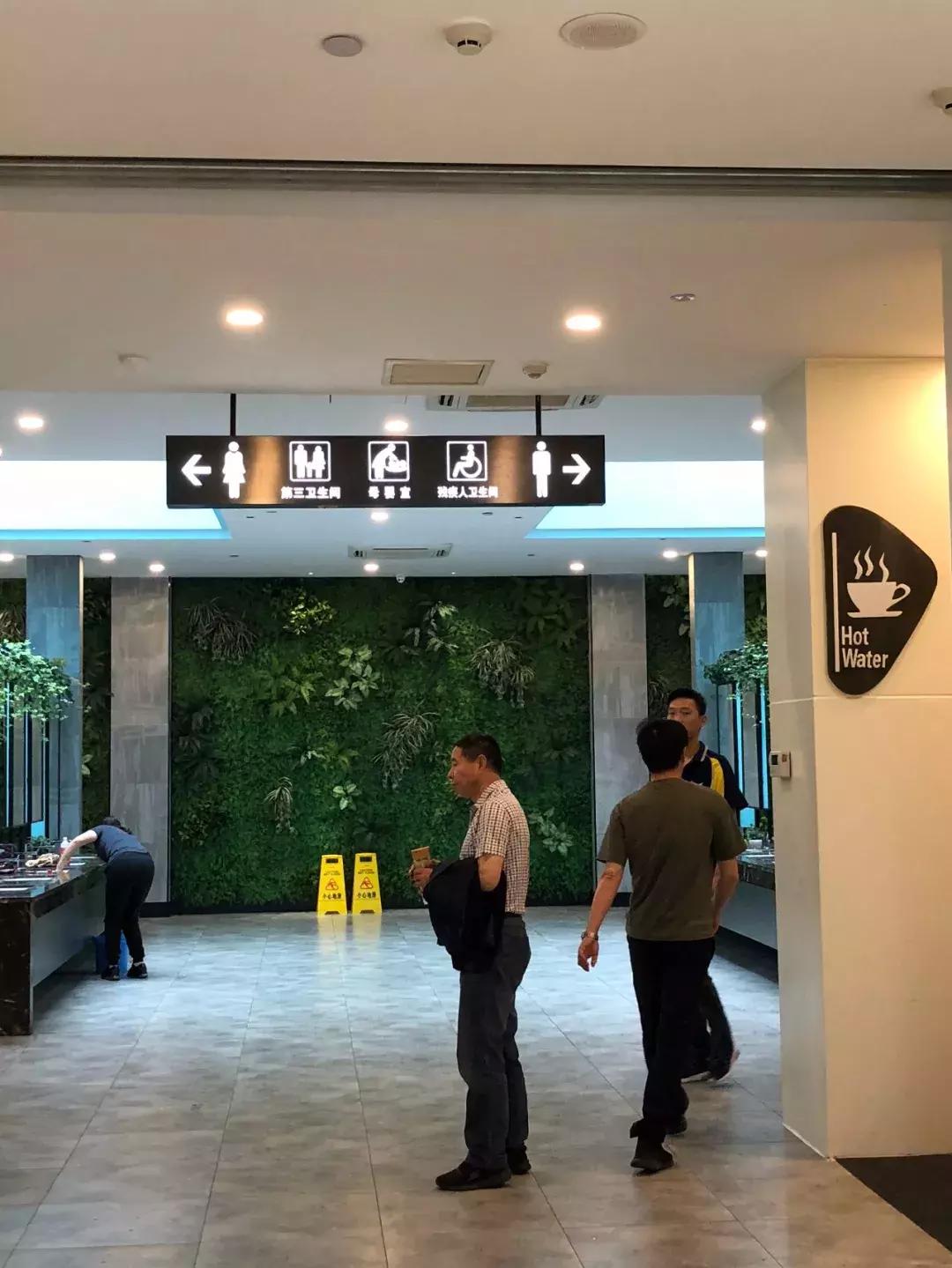 无锡梅村服务区女士停车位,高速服务区女司机专用停车位