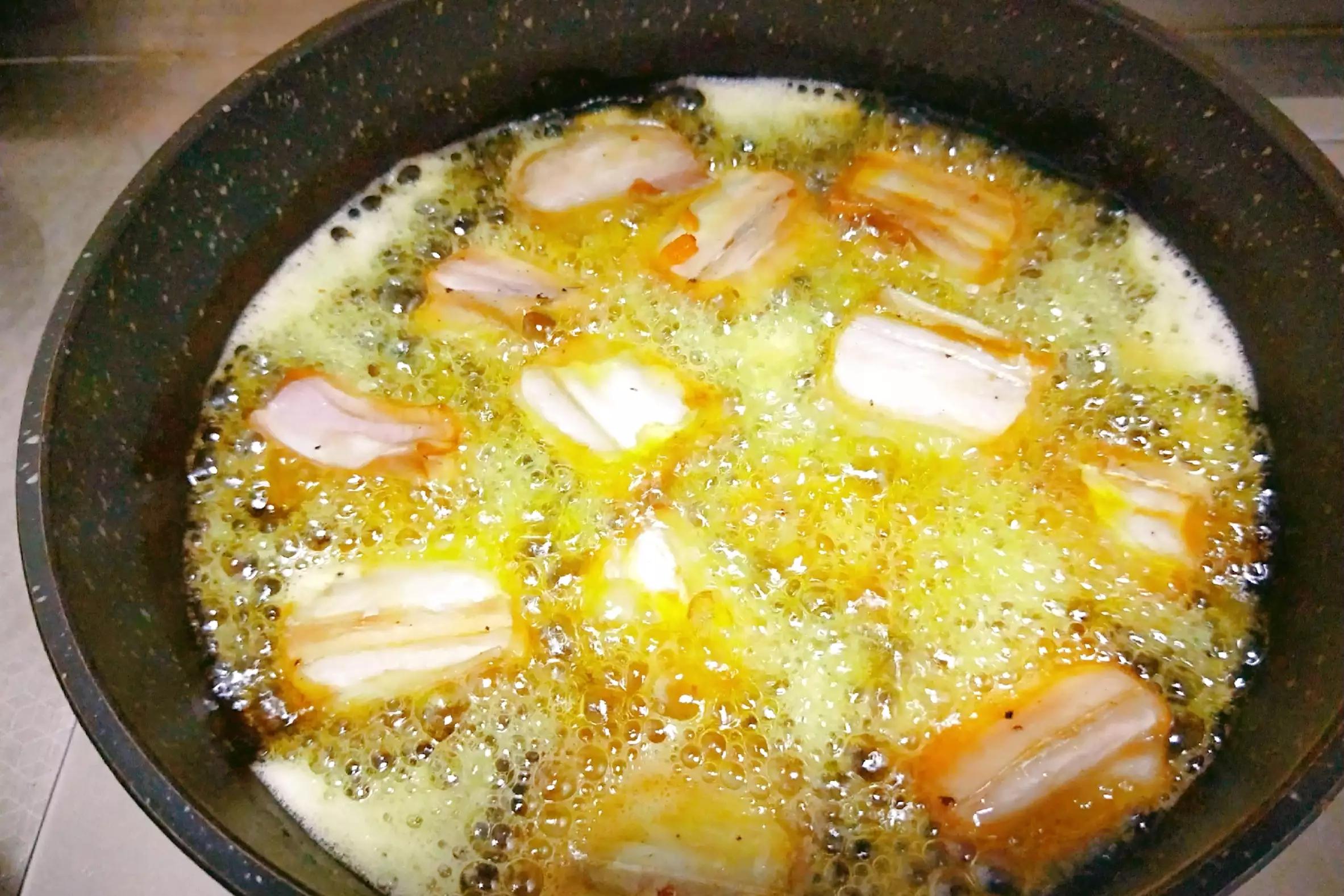 油炸豆豉带鱼家常做法酥脆好吃,台州油炸带鱼怎么炸得酥脆