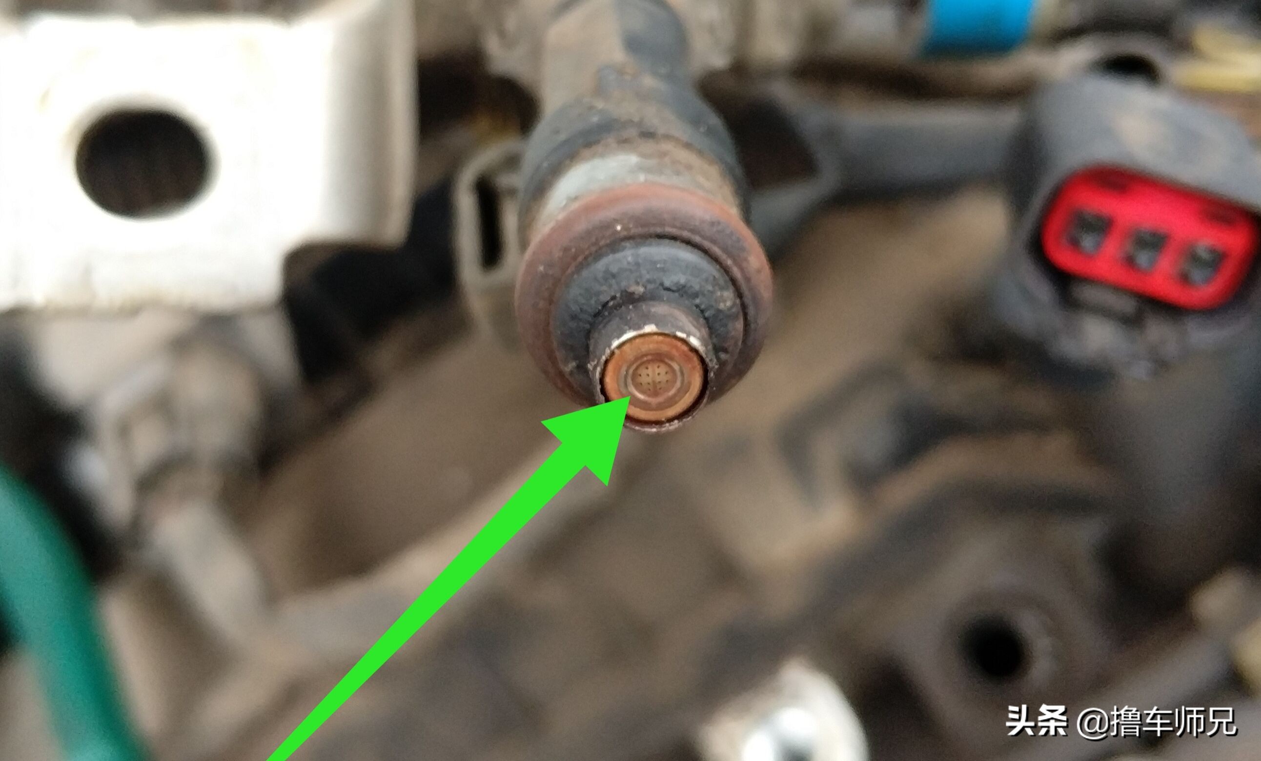 油门踩到底车速还上不了130,油门都踩完了为啥还是跑不过