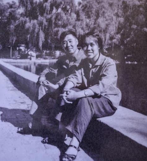 路遥最后的葬礼,42岁路遥离开的原因