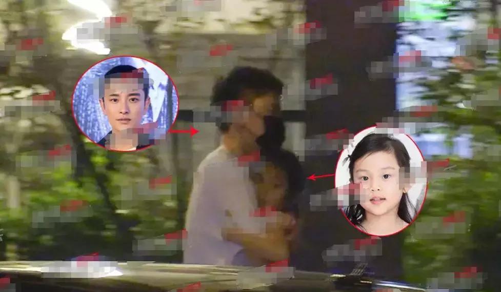 李小璐离婚后首次晒与贾乃亮合照,李小璐陪甜馨游玩疑和贾乃亮同行