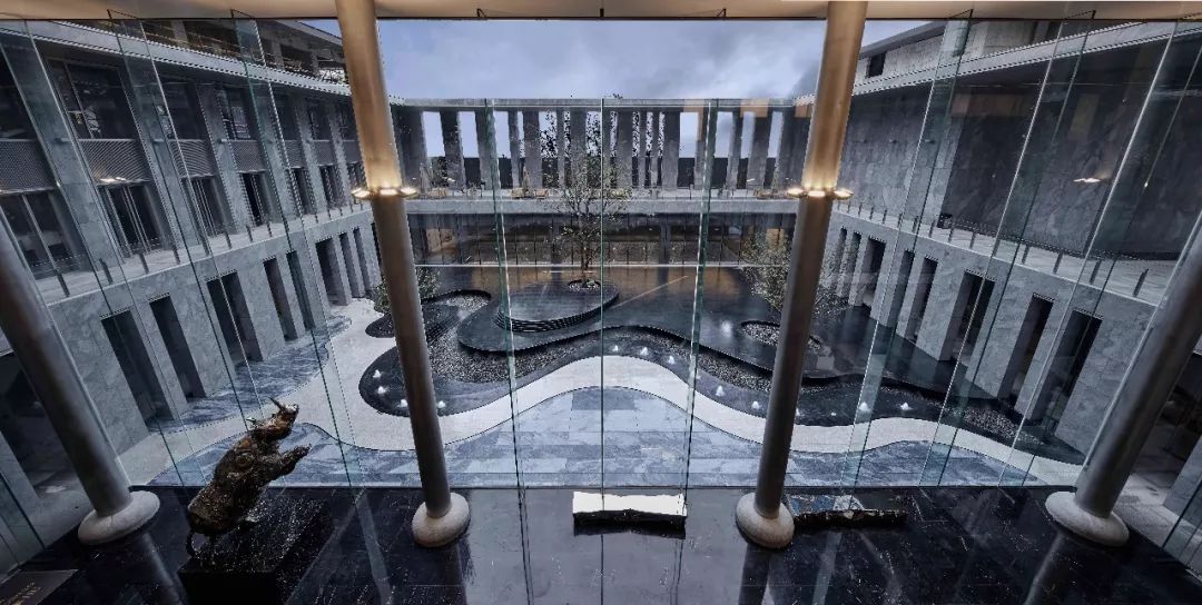 土地疯长、历史重演的背后，是提醒我们该出手时就出手！