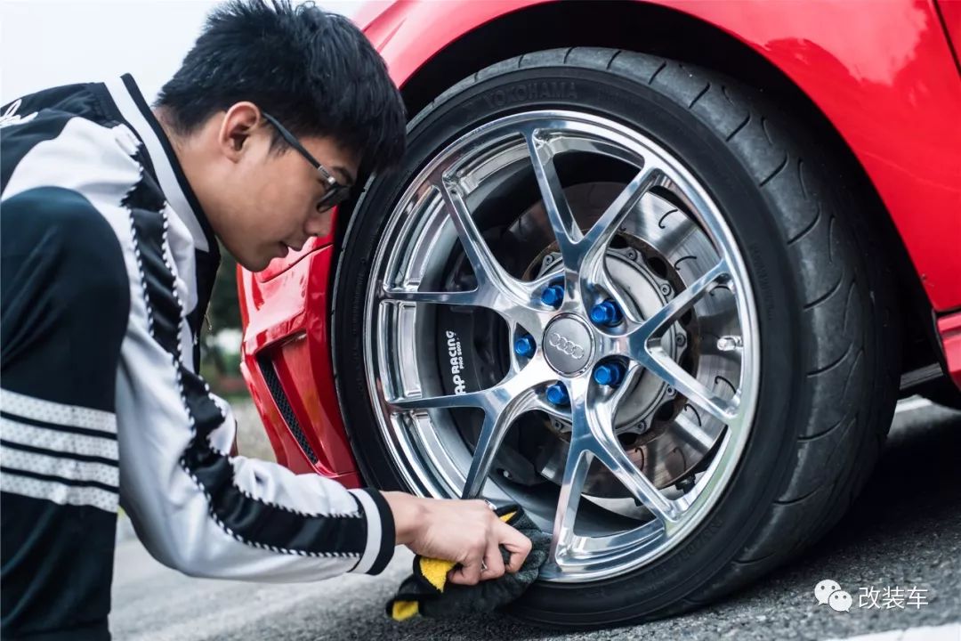 奥迪a3升级17款前杠,奥迪a335tfsi改装