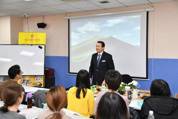 鑱斿悎鍥借缁冪爺绌舵墍瑙嗛,鑱斿悎鍥借缁冪爺绌舵墍浜氬お涓績