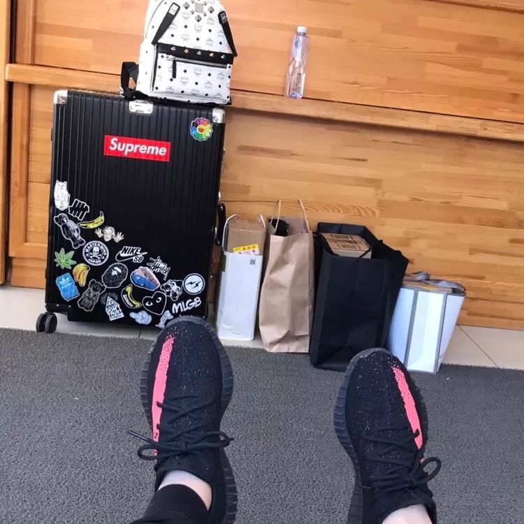 耐克阿迪达斯如何分辨真假,耐克阿迪怎么区分真假