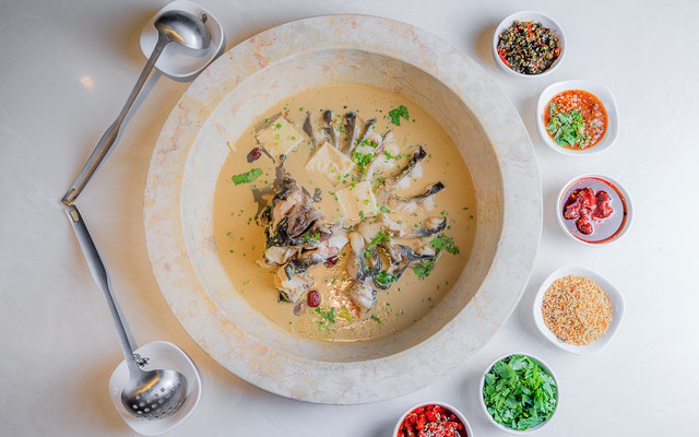 黑珍珠一钻雪蟹宴、谢霆锋爱吃的网红甜品……11月新店榜来了！