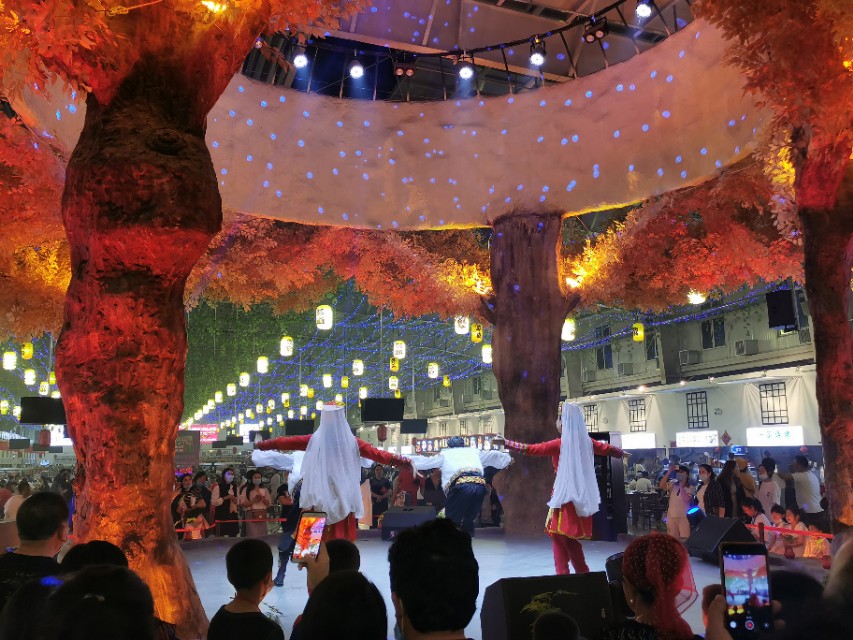 阿克苏最火的夜市,最新阿克苏巴扎夜市