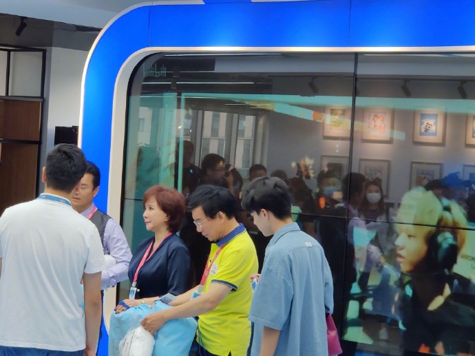 62岁央视名嘴当实习生，韩乔生称要进军二次元，口误语录曾出书